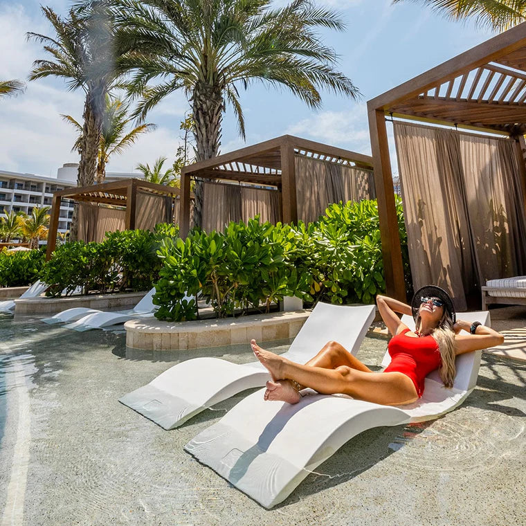 Signature Chaise Lounger